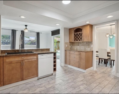 603 Se 7th Avenue - Photo Thumbnail 10
