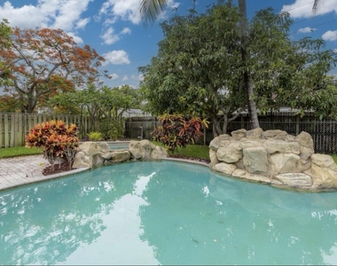 603 Se 7th Avenue - Photo Thumbnail 23