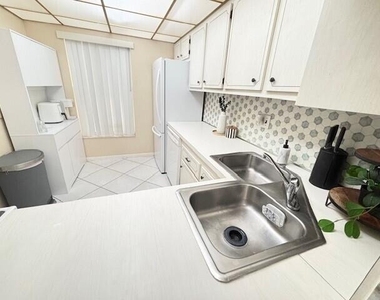 6161 Nw 57th Court - Photo Thumbnail 4