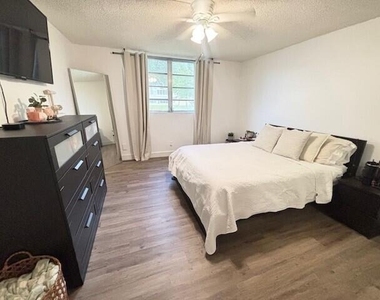6161 Nw 57th Court - Photo Thumbnail 7
