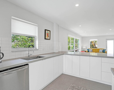 625 Ne 13th Avenue - Photo Thumbnail 16