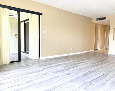 2312 S Cypress Bend Drive - Photo Thumbnail 20