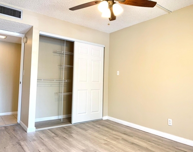 2312 S Cypress Bend Drive - Photo Thumbnail 31