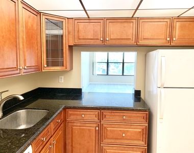 2312 S Cypress Bend Drive - Photo Thumbnail 2