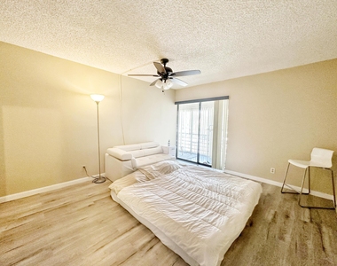 2312 S Cypress Bend Drive - Photo Thumbnail 40