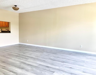 2312 S Cypress Bend Drive - Photo Thumbnail 17