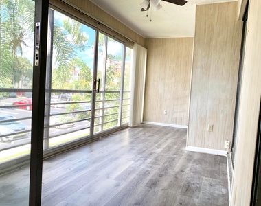2312 S Cypress Bend Drive - Photo Thumbnail 24