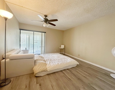 2312 S Cypress Bend Drive - Photo Thumbnail 39