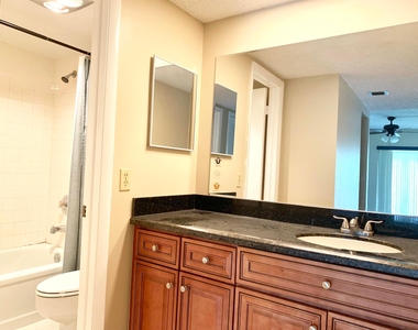 2312 S Cypress Bend Drive - Photo Thumbnail 43