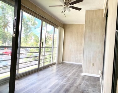 2312 S Cypress Bend Drive - Photo Thumbnail 26
