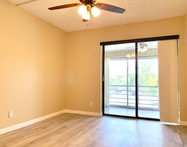 2312 S Cypress Bend Drive - Photo Thumbnail 28
