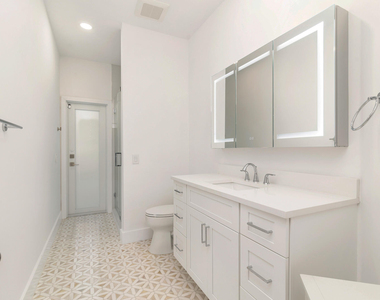 3317 Embassy Drive - Photo Thumbnail 14