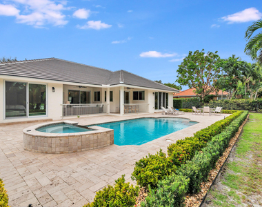 3317 Embassy Drive - Photo Thumbnail 27