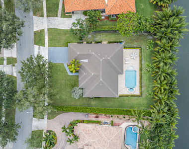 3317 Embassy Drive - Photo Thumbnail 41