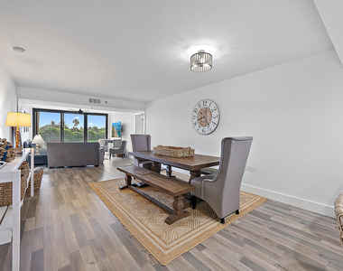 101 S Seas Drive - Photo Thumbnail 7