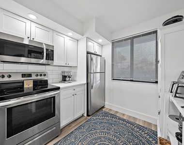 101 S Seas Drive - Photo Thumbnail 13
