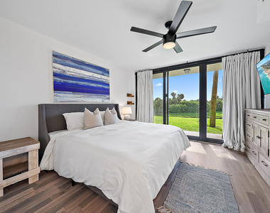 101 S Seas Drive - Photo Thumbnail 5