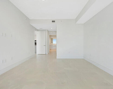 220 Lake Shore Drive - Photo Thumbnail 8