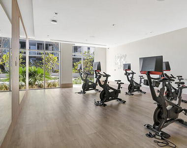 220 Lake Shore Drive - Photo Thumbnail 16