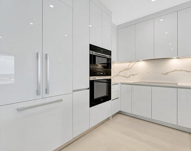 220 Lake Shore Drive - Photo Thumbnail 4