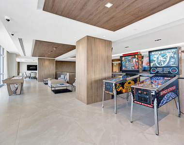 220 Lake Shore Drive - Photo Thumbnail 20