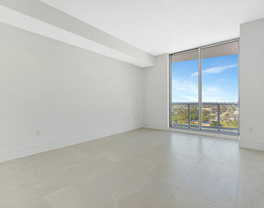 220 Lake Shore Drive - Photo Thumbnail 7