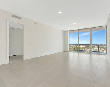 220 Lake Shore Drive - Photo Thumbnail 6