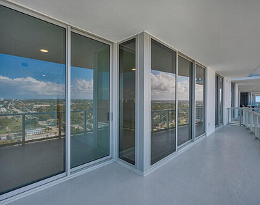 220 Lake Shore Drive - Photo Thumbnail 15