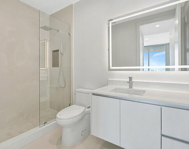 220 Lake Shore Drive - Photo Thumbnail 12