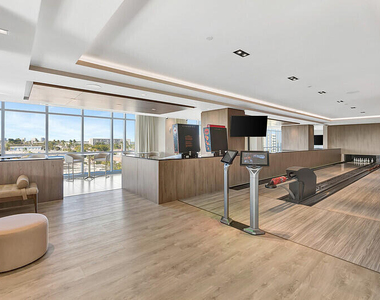 220 Lake Shore Drive - Photo Thumbnail 17