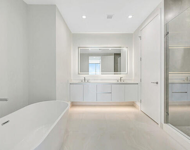 220 Lake Shore Drive - Photo Thumbnail 10