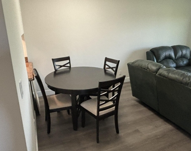 2668 Garden Drive N - Photo Thumbnail 2