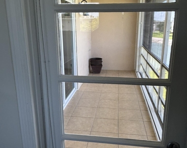 2668 Garden Drive N - Photo Thumbnail 7