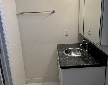 2668 Garden Drive N - Photo Thumbnail 10