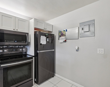 6500 Cypress Road - Photo Thumbnail 8