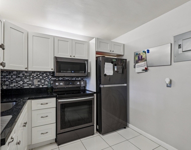6500 Cypress Road - Photo Thumbnail 6