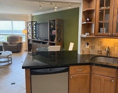 3700 Galt Ocean Drive - Photo Thumbnail 8
