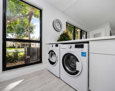 505 Brackenwood Place - Photo Thumbnail 4