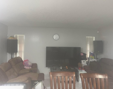 1322 Pines Lane - Photo Thumbnail 13