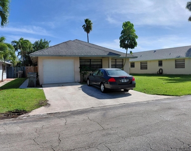 1322 Pines Lane - Photo Thumbnail 23