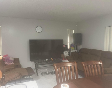 1322 Pines Lane - Photo Thumbnail 12