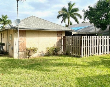 1322 Pines Lane - Photo Thumbnail 2