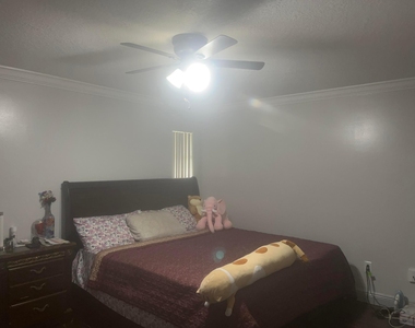 1322 Pines Lane - Photo Thumbnail 8