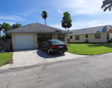 1322 Pines Lane - Photo Thumbnail 27