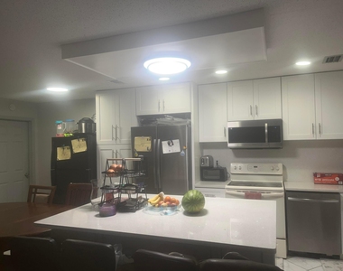 1322 Pines Lane - Photo Thumbnail 10