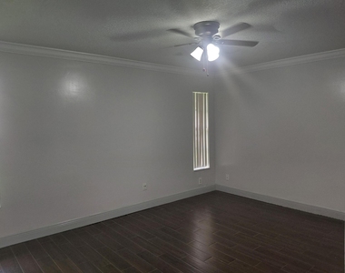 1322 Pines Lane - Photo Thumbnail 33