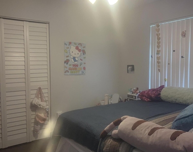 1322 Pines Lane - Photo Thumbnail 4