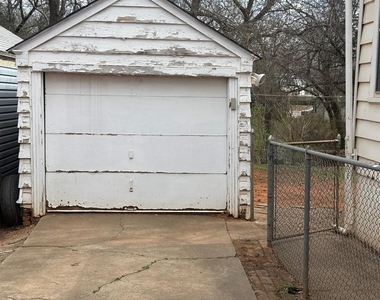730 S Littler Avenue - Photo Thumbnail 23
