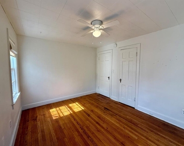 730 S Littler Avenue - Photo Thumbnail 11