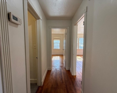 730 S Littler Avenue - Photo Thumbnail 9